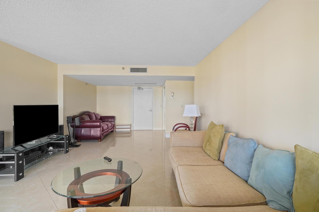 859 Jeffery Street - Photo 11