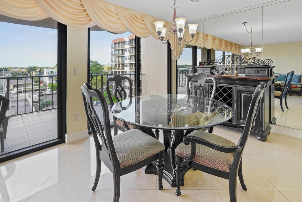 859 Jeffery Street - Photo 7