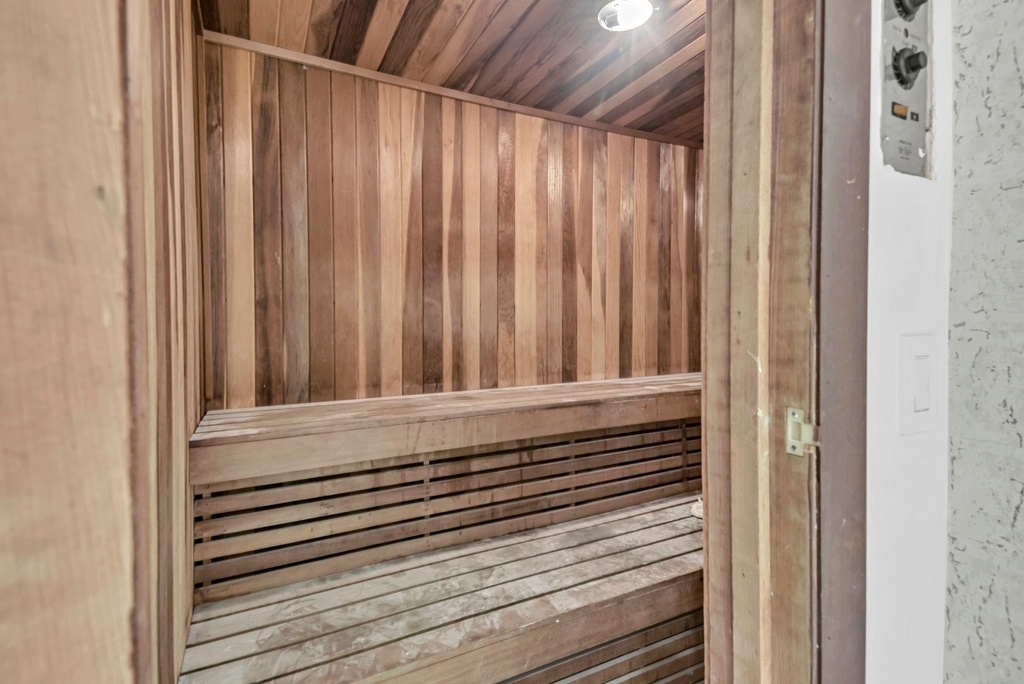 859 Jeffery Street - Photo 76