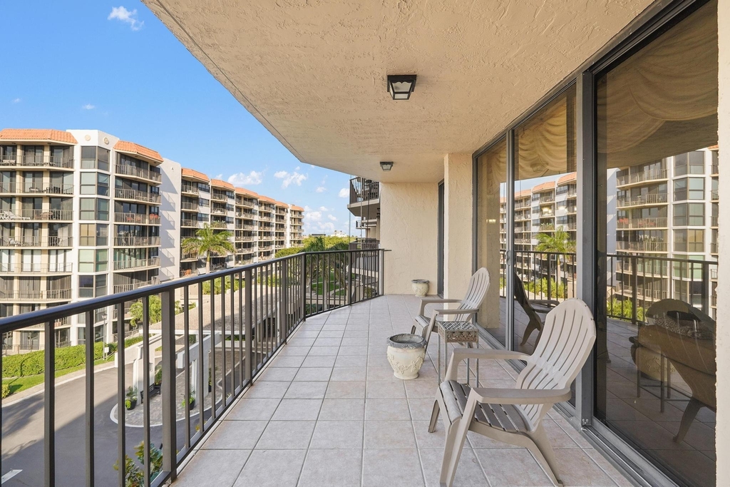 859 Jeffery Street - Photo 15