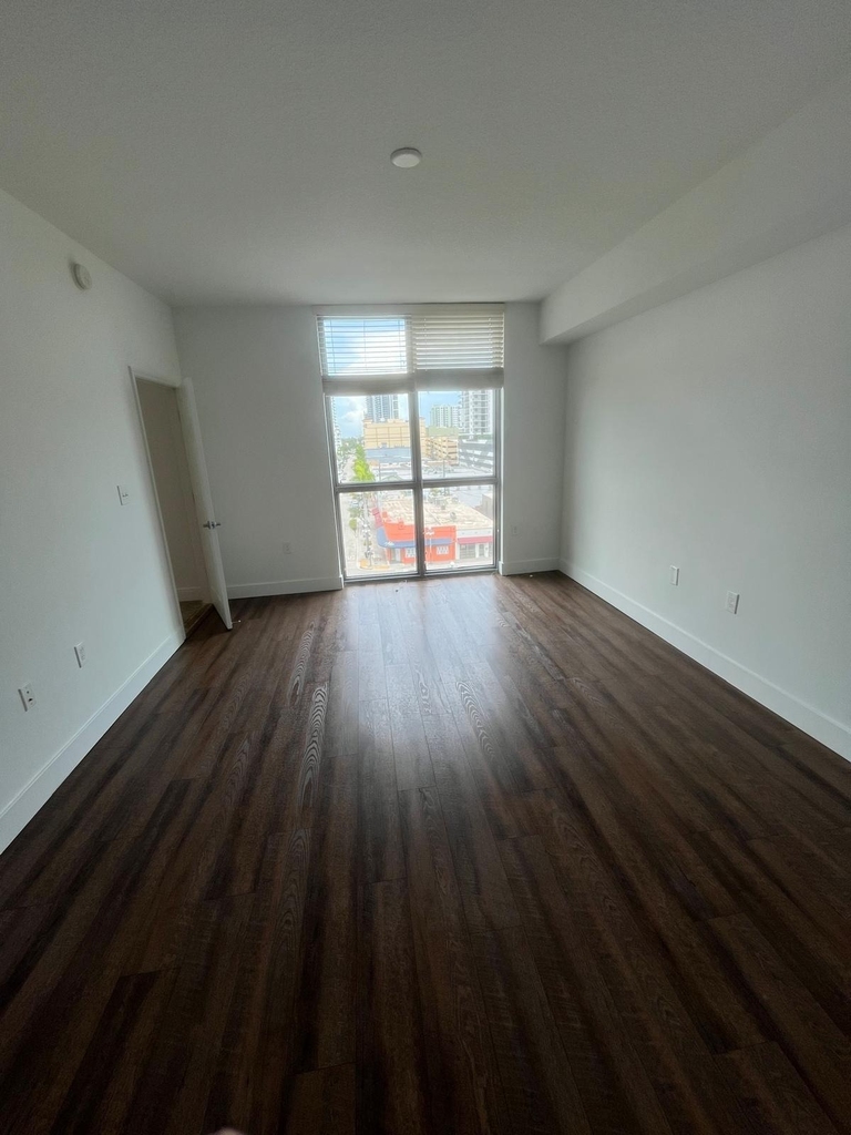 140 S Dixie Highway - Photo 2