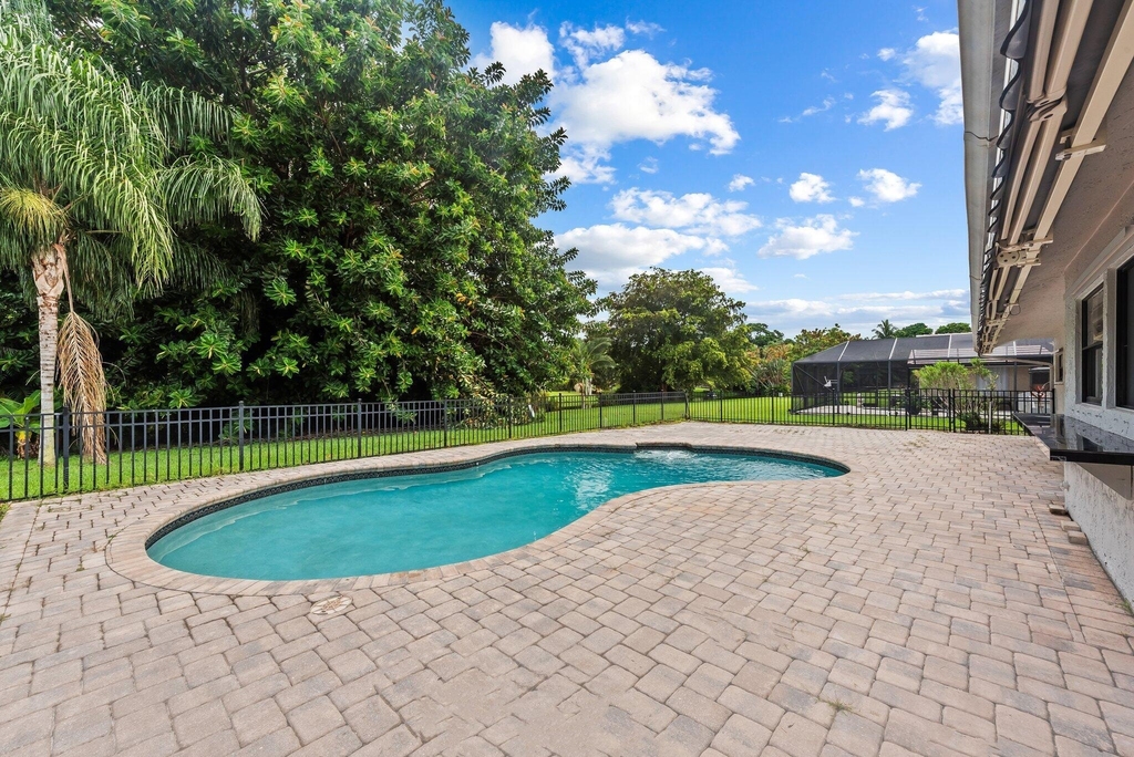 9718 Lancaster Place - Photo 14