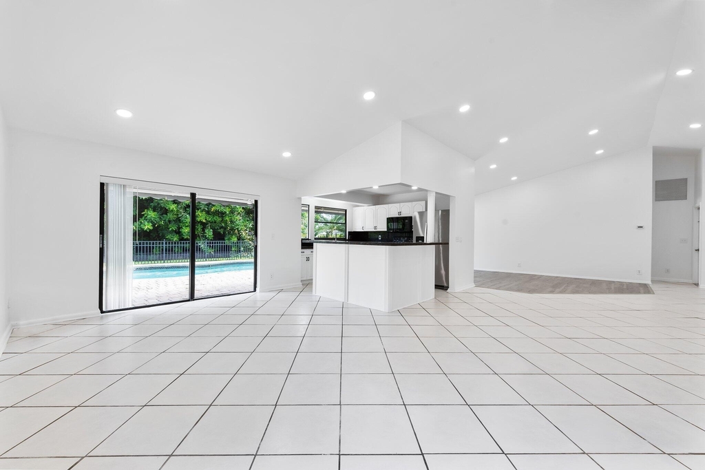 9718 Lancaster Place - Photo 3