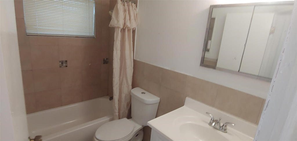 3860 Nw 8th Place - Photo 6