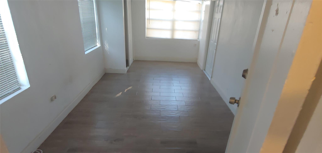 3860 Nw 8th Place - Photo 9