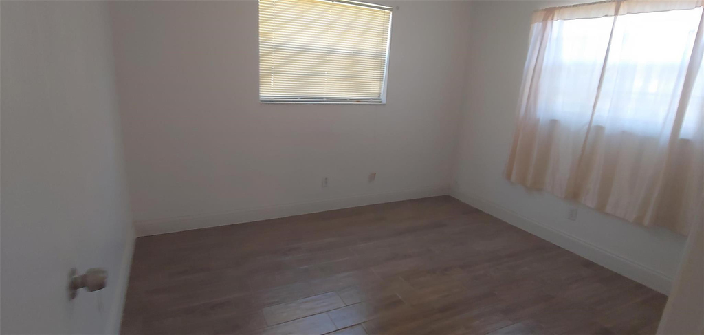 3860 Nw 8th Place - Photo 4