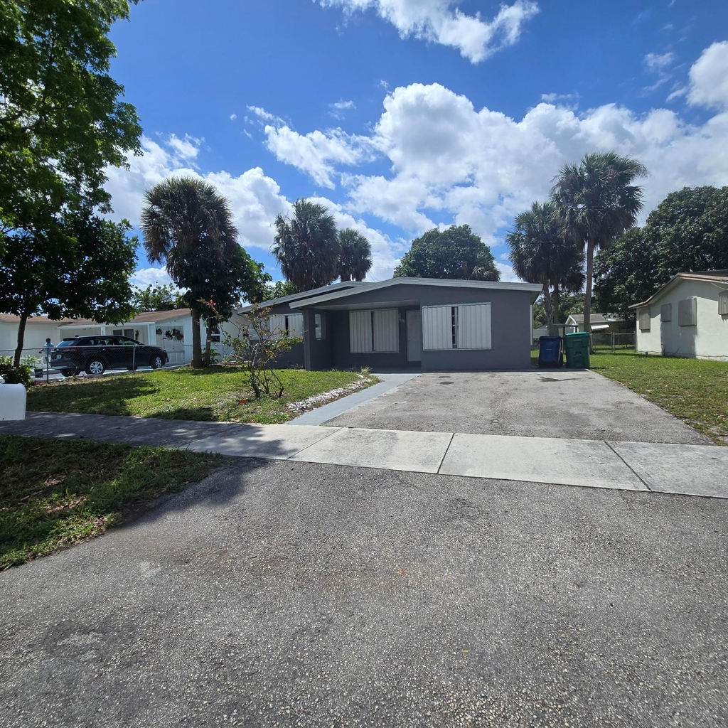 3860 Nw 8th Place - Photo 0