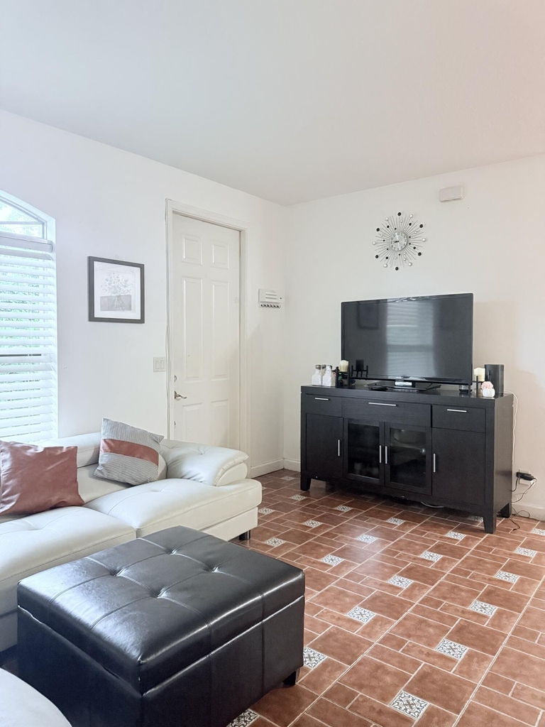 11937 Sturbridge Lane - Photo 2