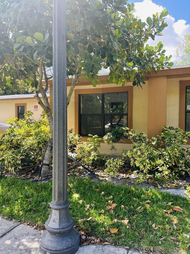 844 Nw 3rd Avenue - Photo 2