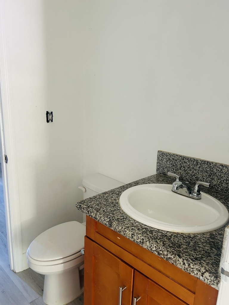 844 Nw 3rd Avenue - Photo 5