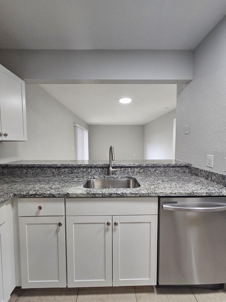 1545 Lake Crystal Drive - Photo 3