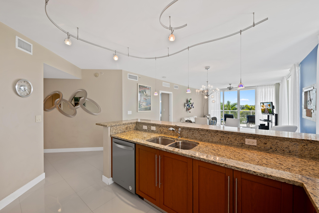 2821 N Ocean Boulevard - Photo 31