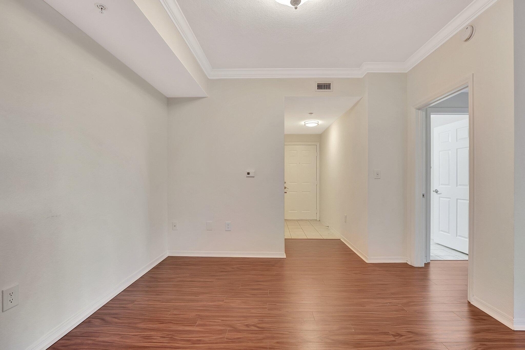 15055 Michelangelo Boulevard - Photo 4