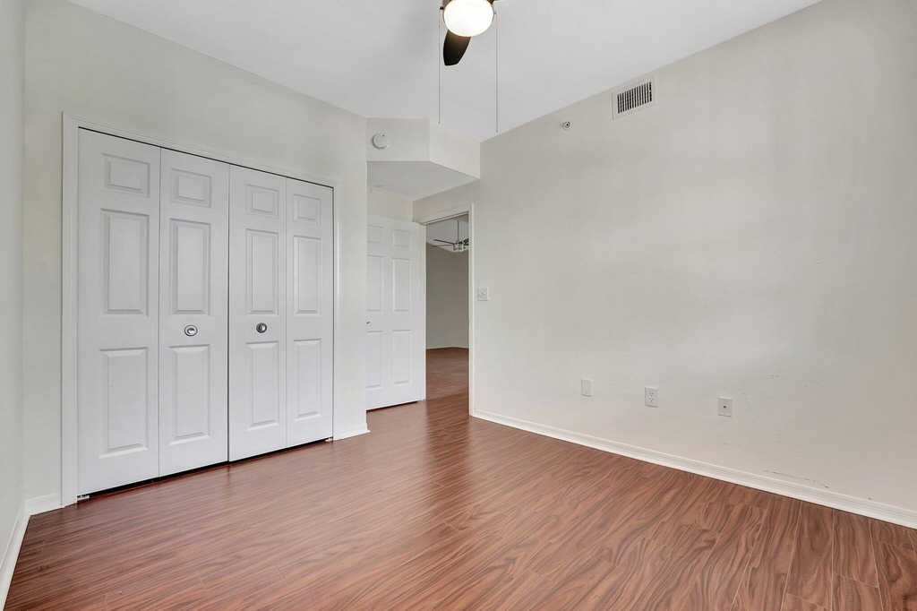 15055 Michelangelo Boulevard - Photo 10