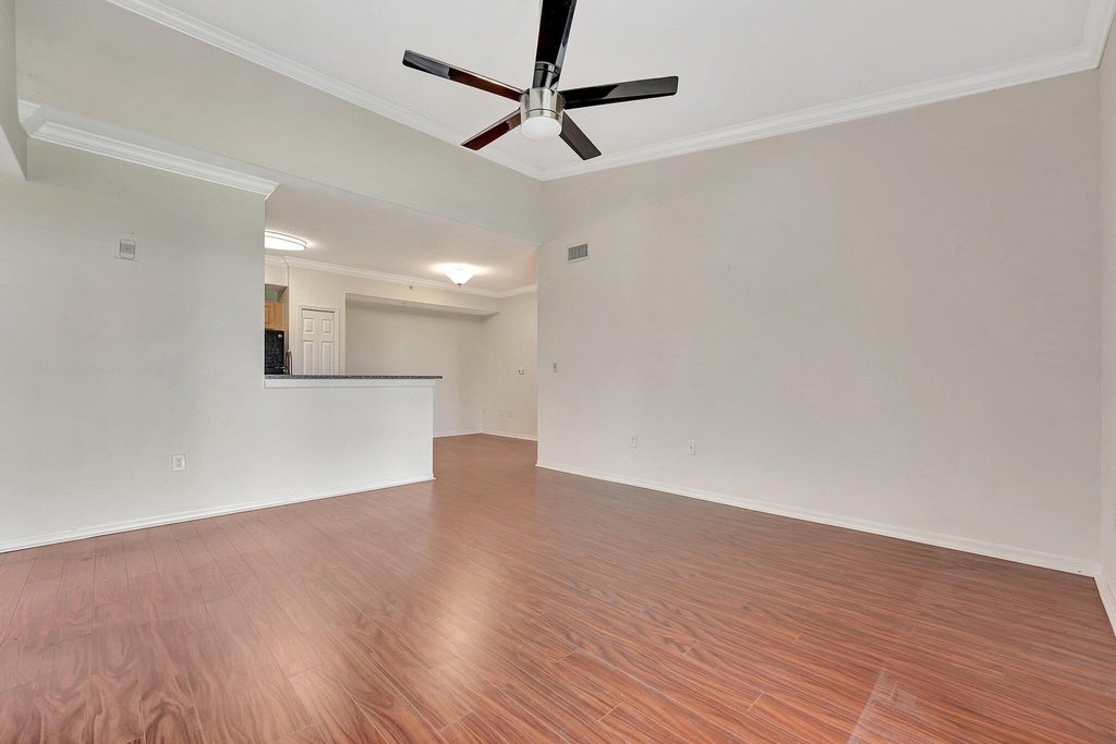 15055 Michelangelo Boulevard - Photo 8