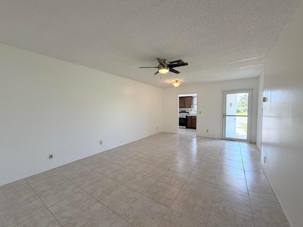 2607 Dudley Drive W - Photo 32