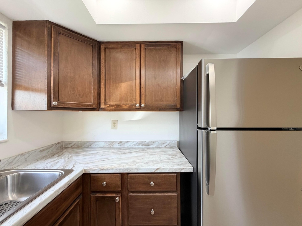 2607 Dudley Drive W - Photo 7