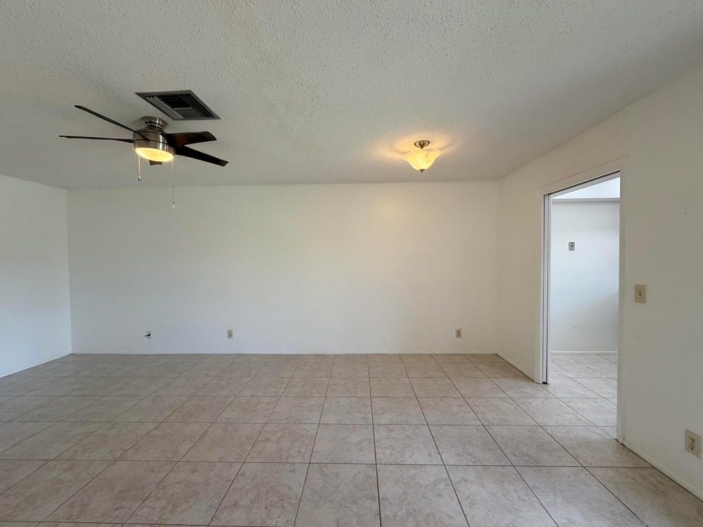 2607 Dudley Drive W - Photo 12
