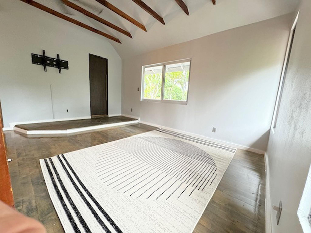 1329 Ne 5th Avenue - Photo 3