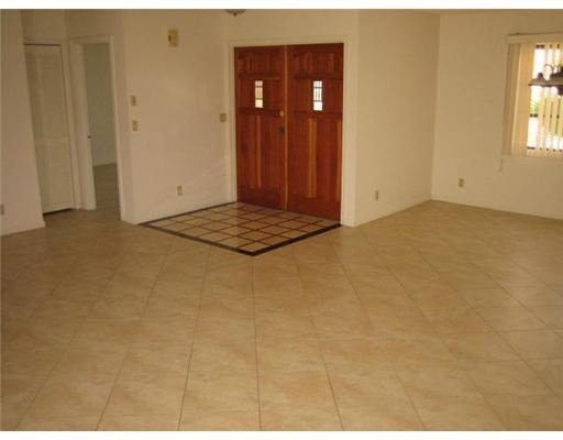 6050 Amberwoods Drive - Photo 2