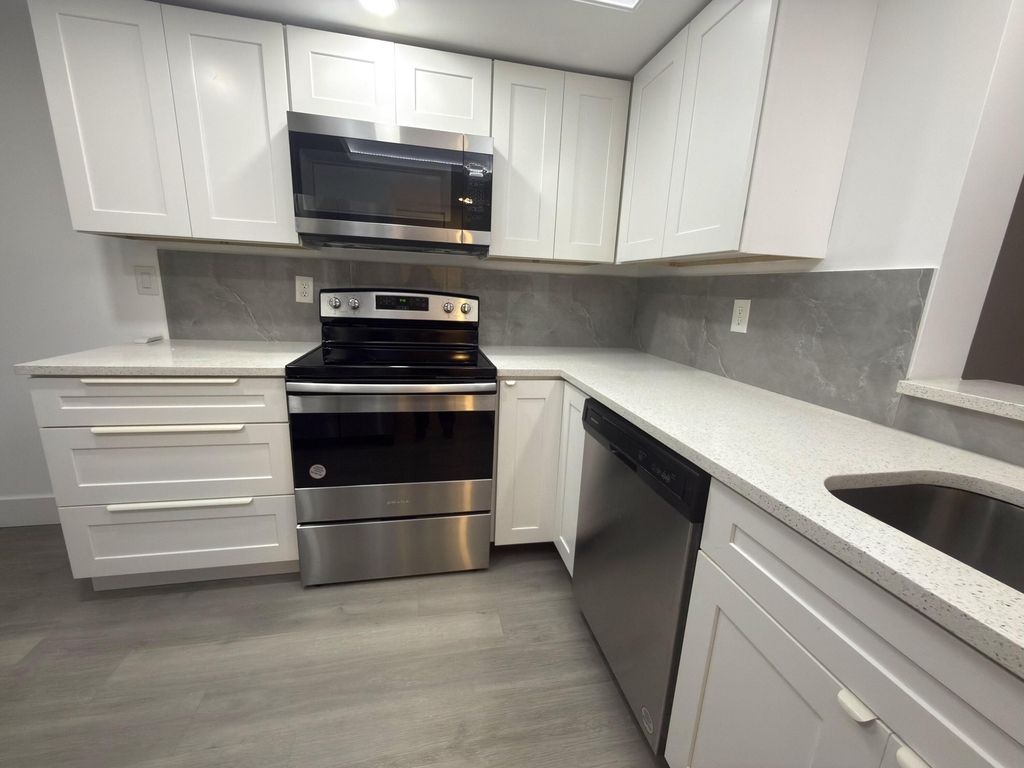 7460 Nw 18th Street - Photo 5