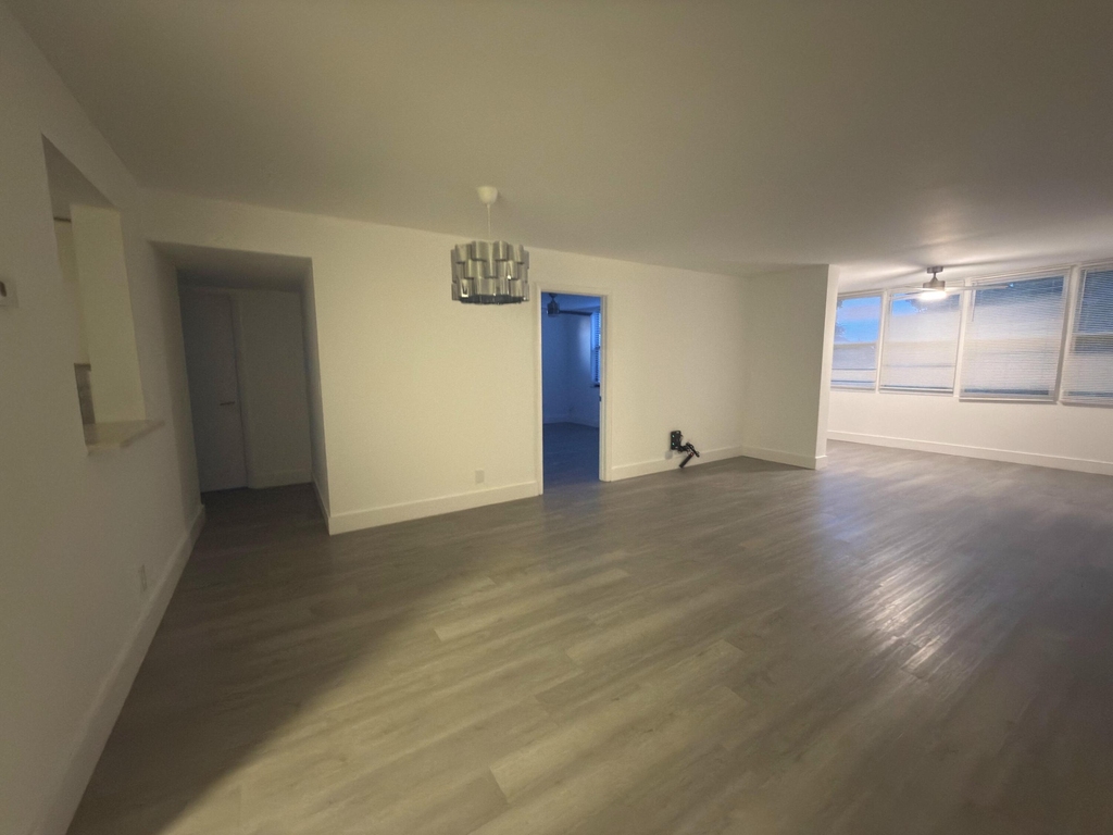 7460 Nw 18th Street - Photo 12
