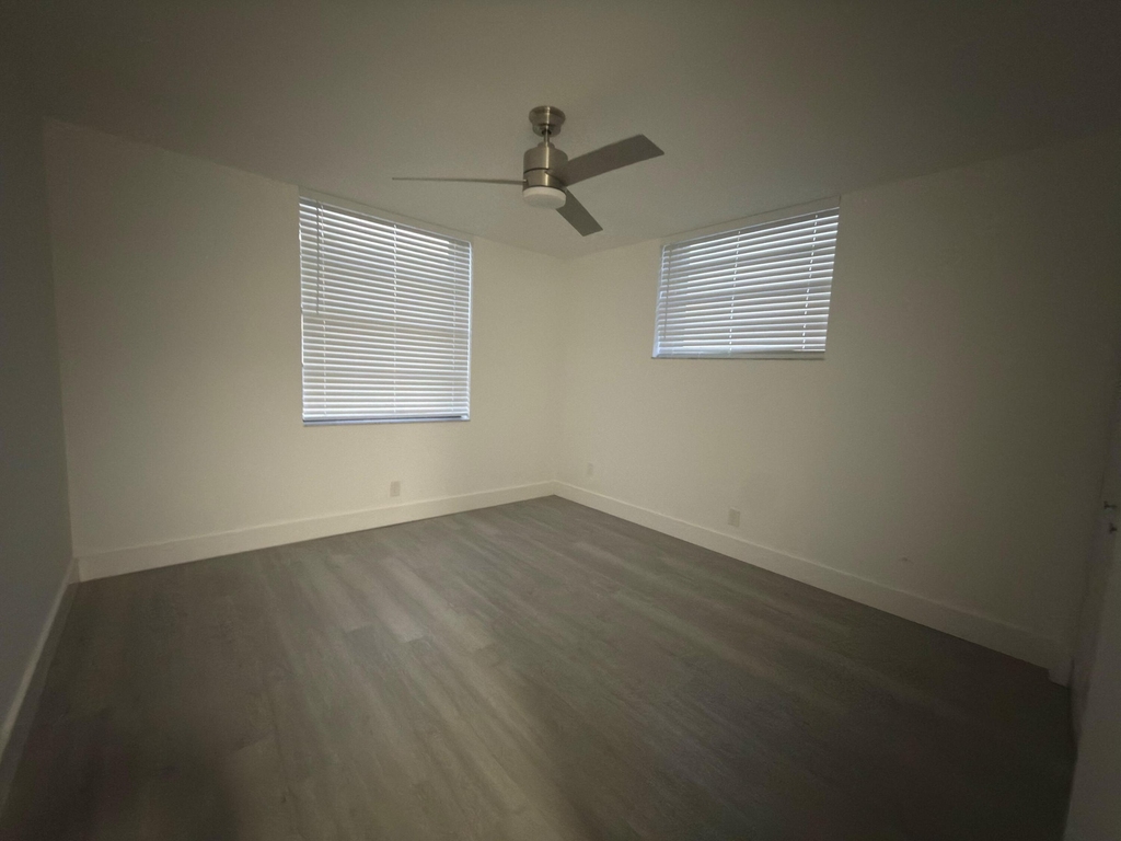 7460 Nw 18th Street - Photo 18