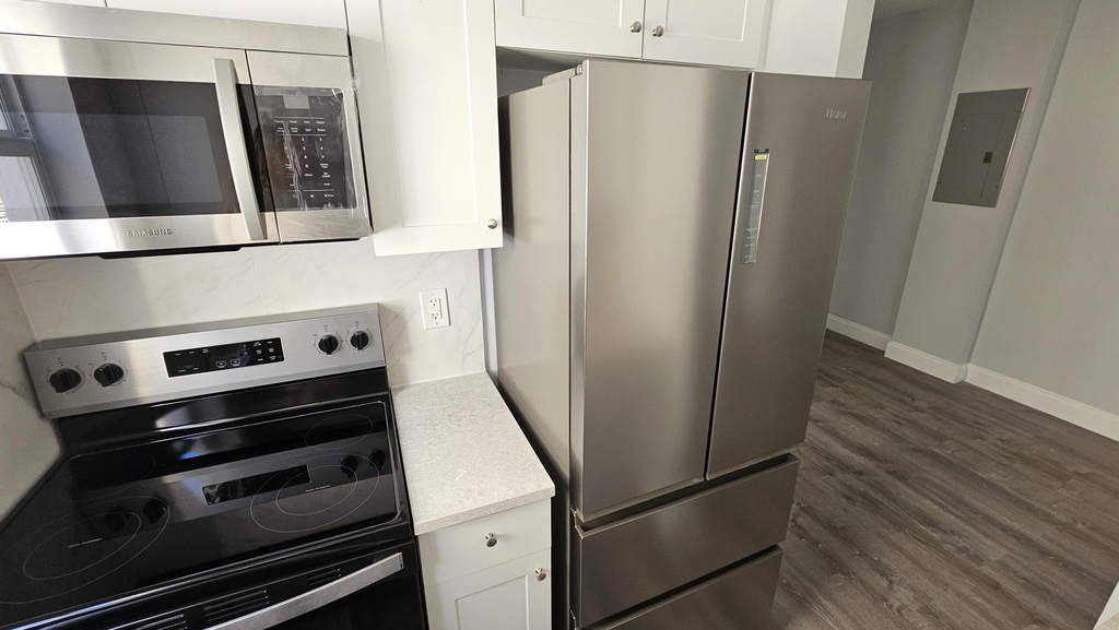 1142 Sw 4th Street - Photo 1