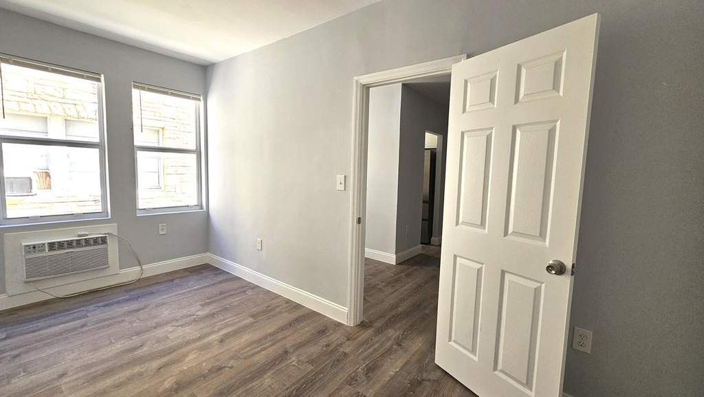 1142 Sw 4th Street - Photo 3