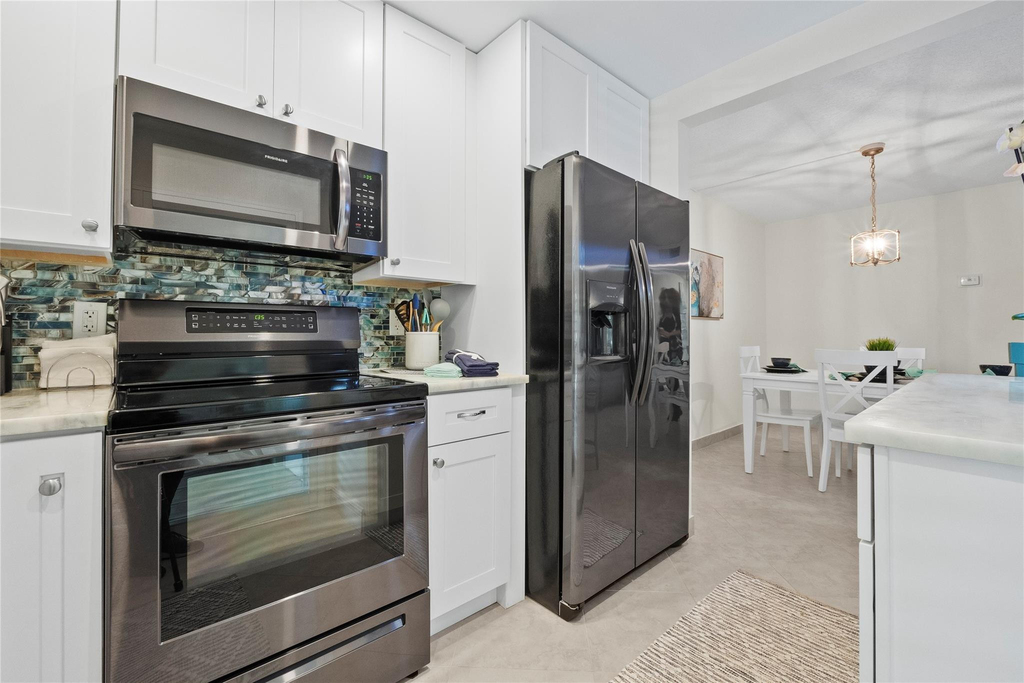 1340 Ne 28th Avenue - Photo 5