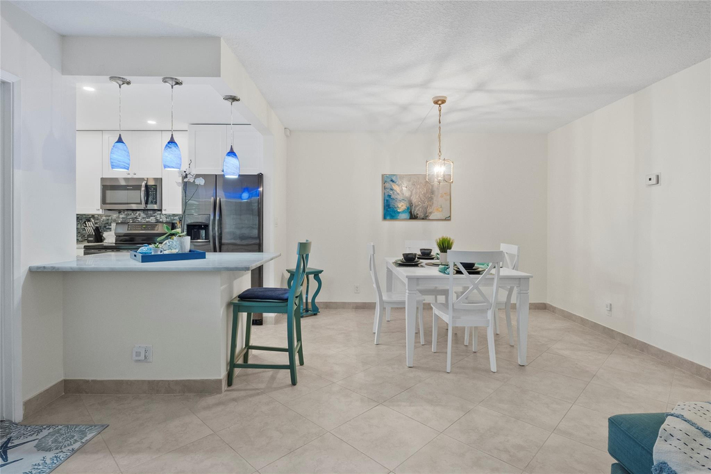1340 Ne 28th Avenue - Photo 6