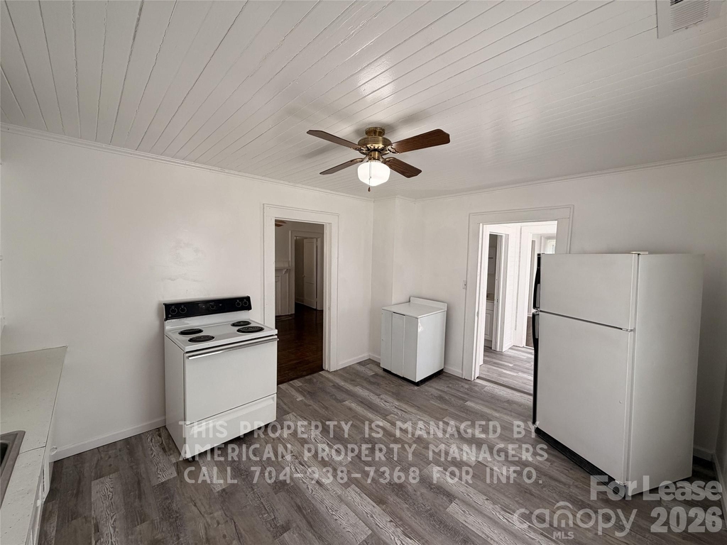 1604 Carolina Avenue - Photo 3