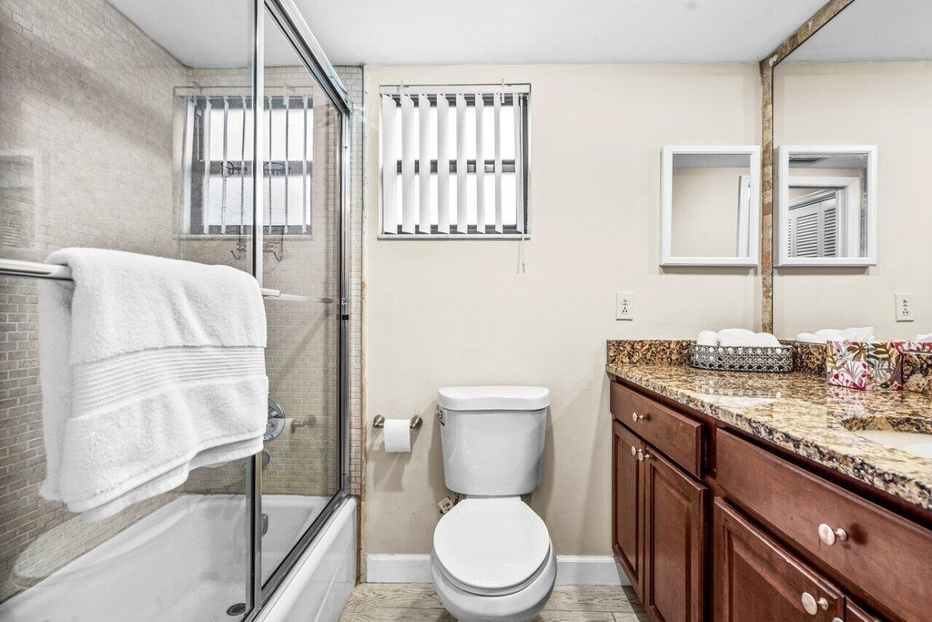11863 Wimbledon Circle - Photo 18