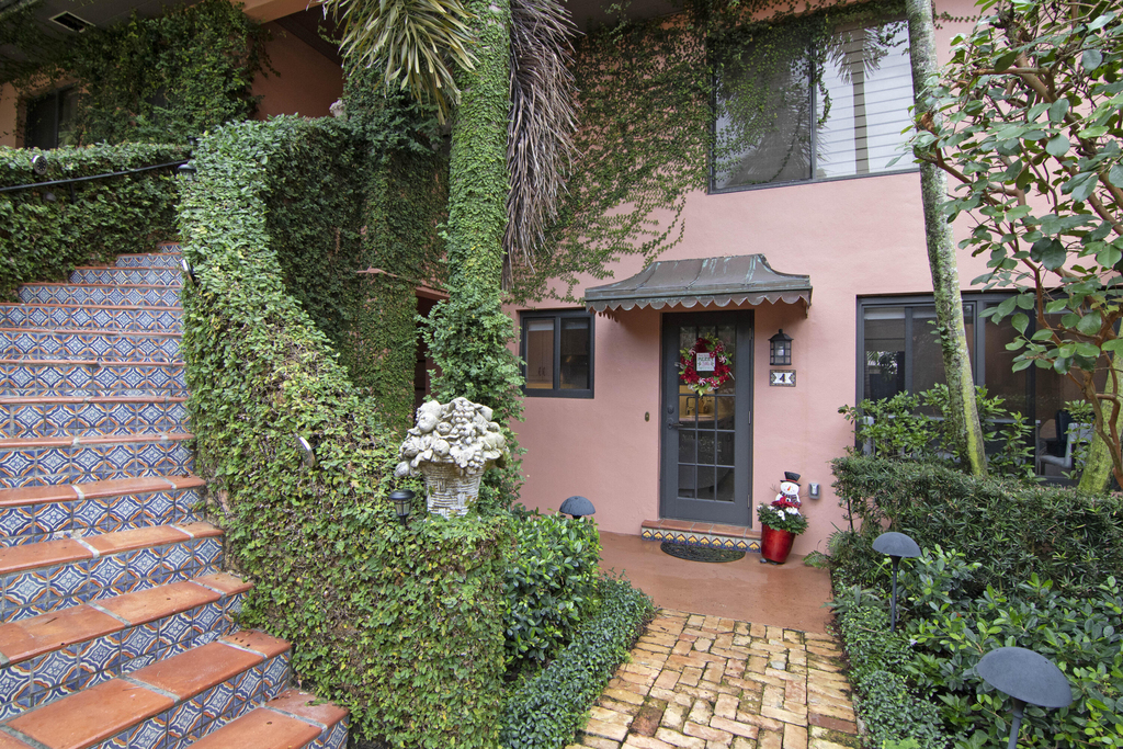 226 Chilean Avenue - Photo 1