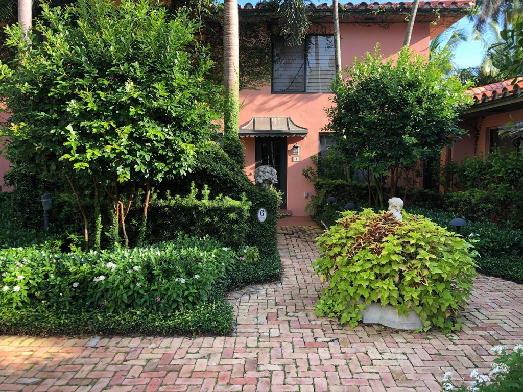 226 Chilean Avenue - Photo 0