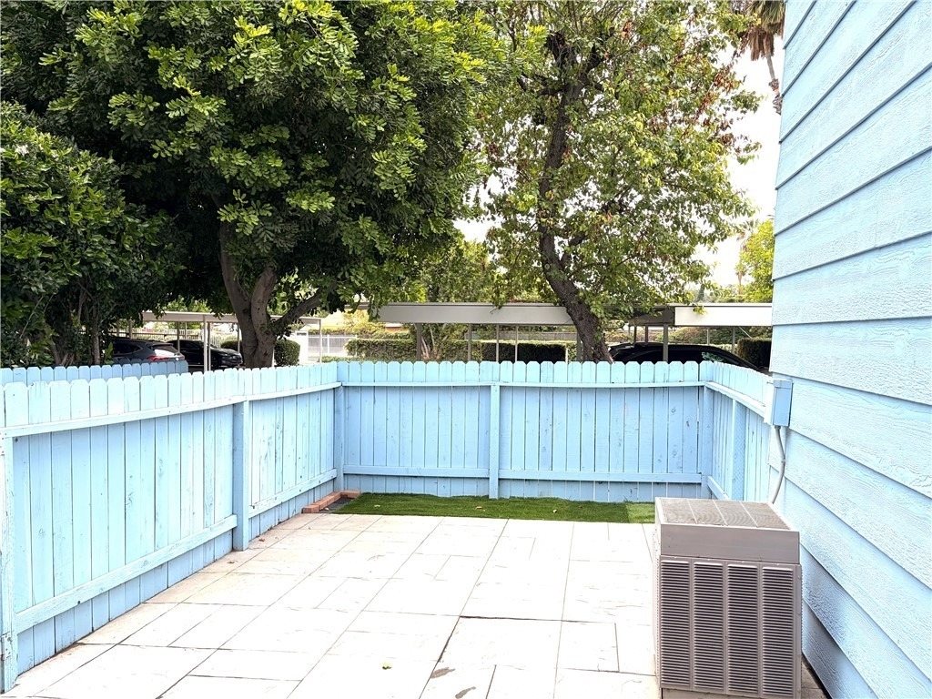 7025 Glade Avenue - Photo 10