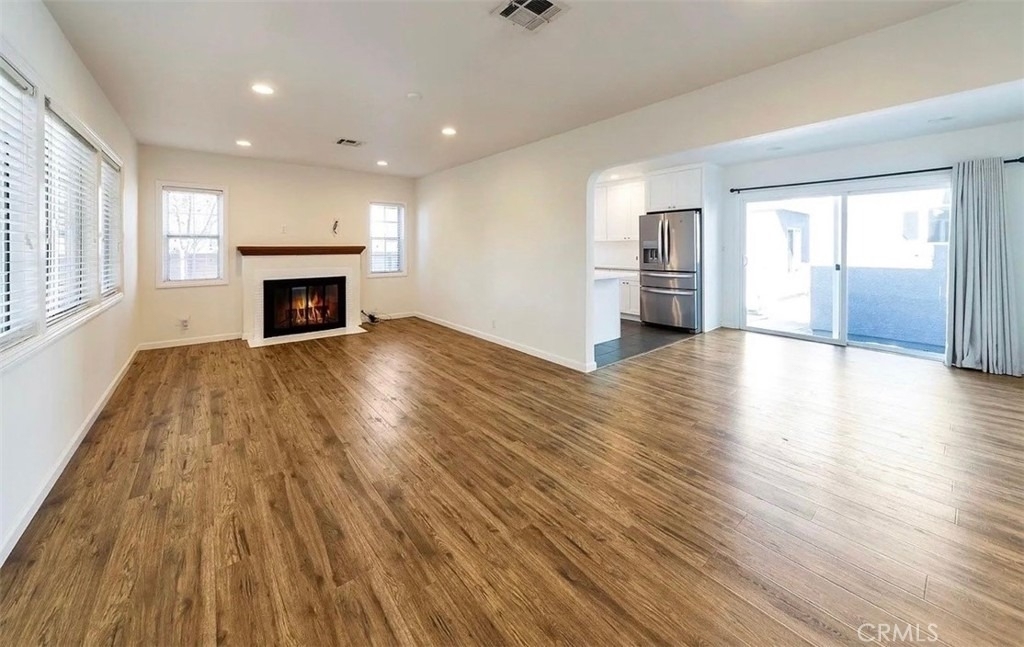 11613 Haynes Street - Photo 0