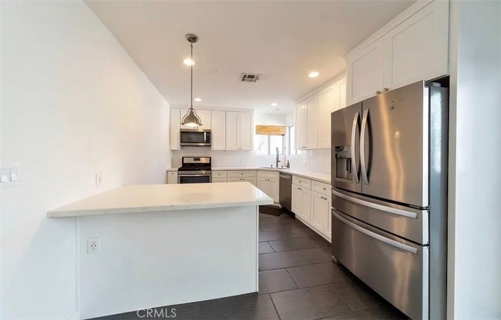 11613 Haynes Street - Photo 4