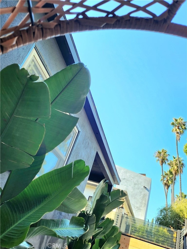 2353 Beach Avenue - Photo 18