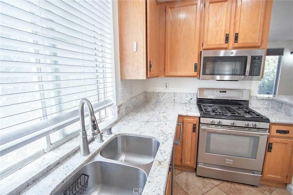 22607 Golden Meadow - Photo 13
