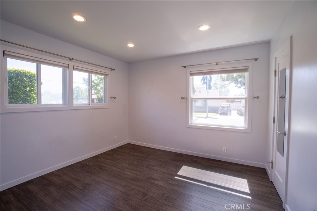 11205 Woolford Street - Photo 12