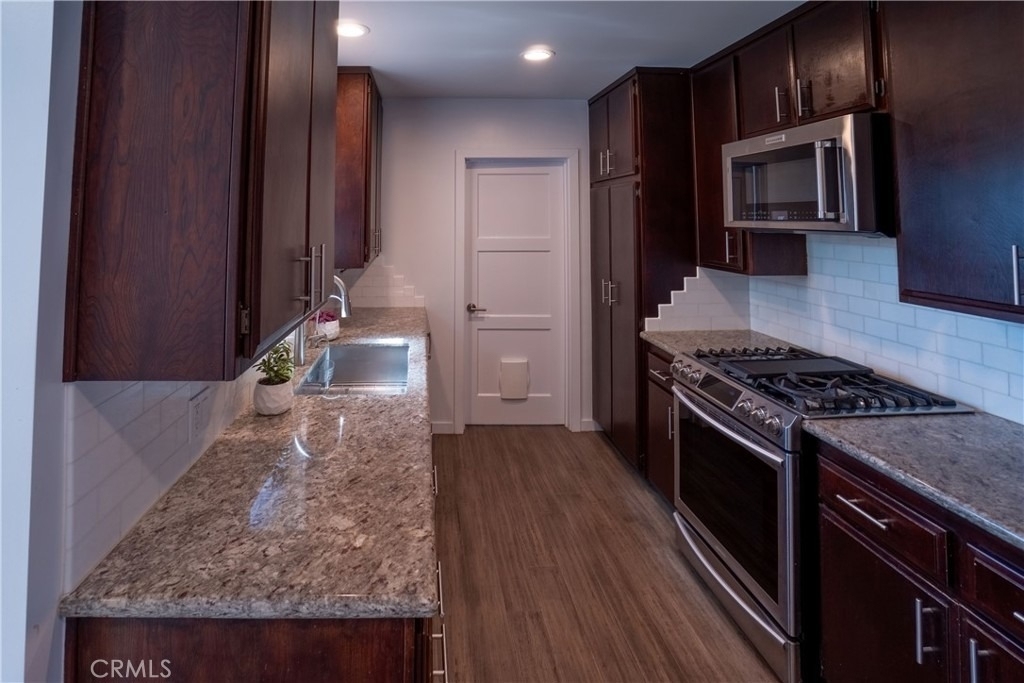 11205 Woolford Street - Photo 6