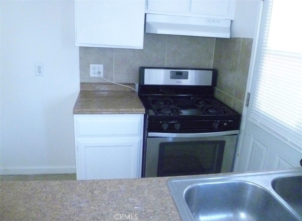 17568 Orange Dr - Photo 2