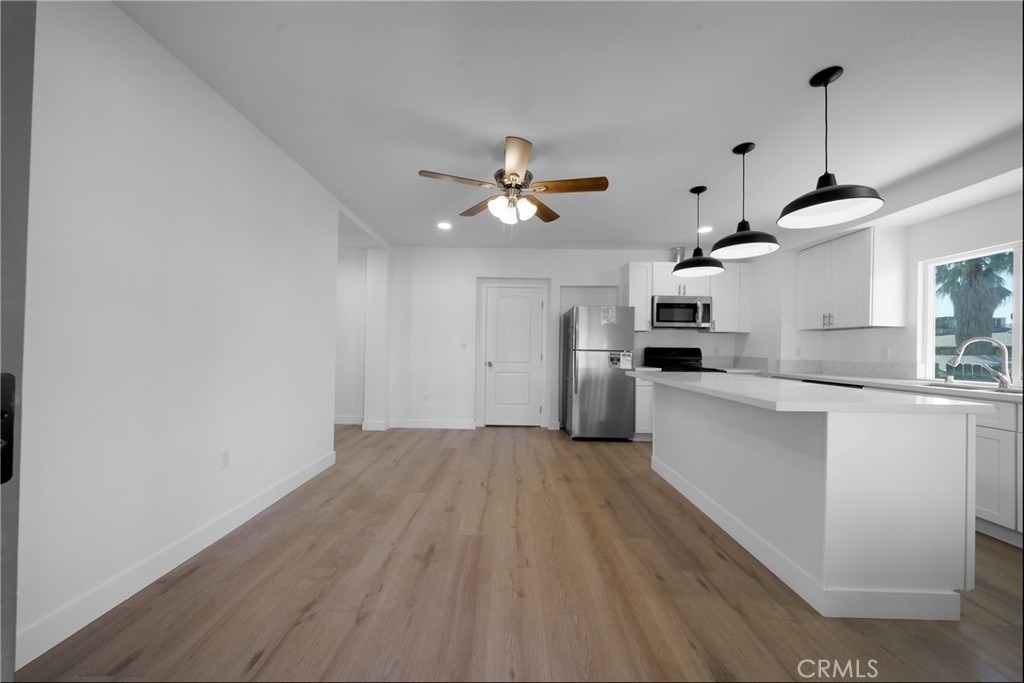 1438 N Summit Avenue - Photo 2