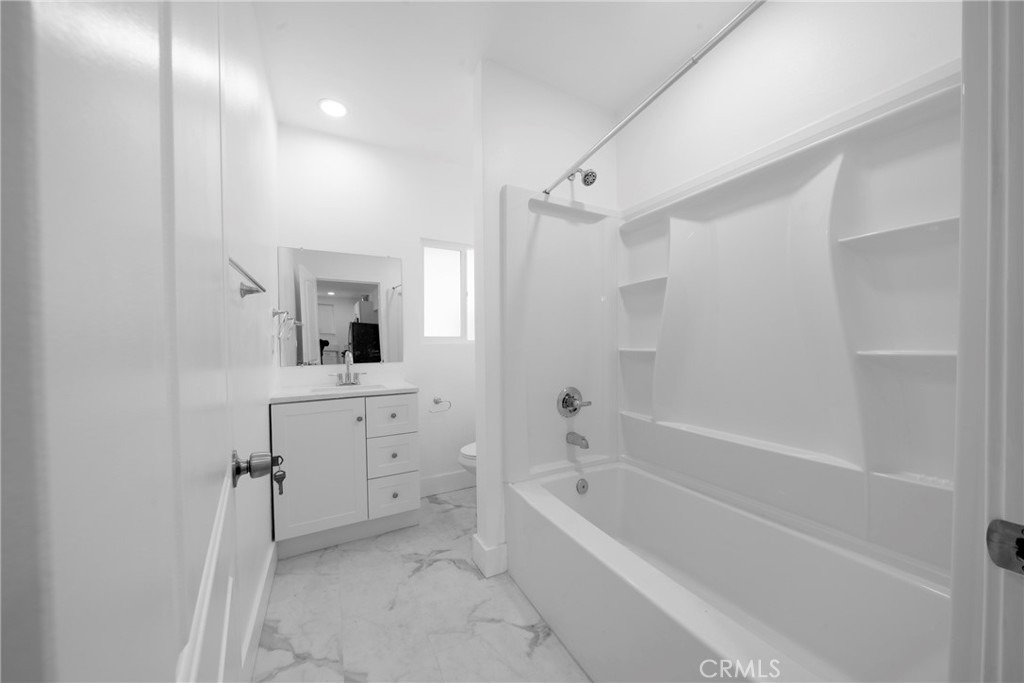 1438 N Summit Avenue - Photo 5