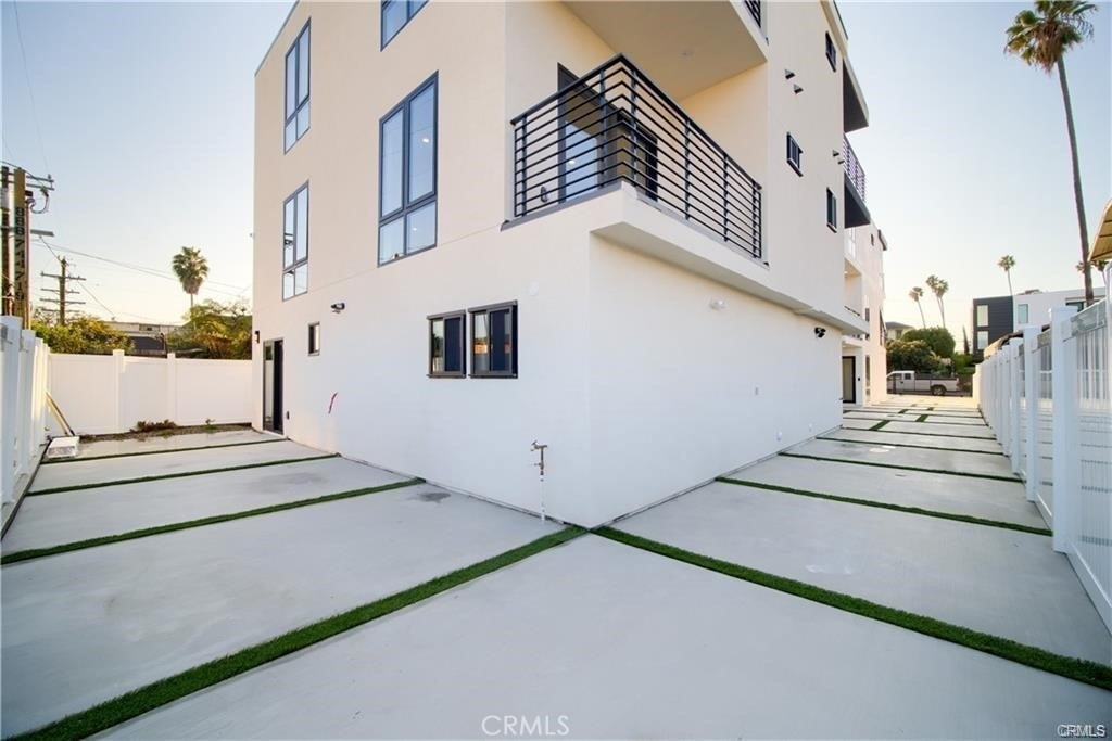 618 N Mariposa Avenue - Photo 5