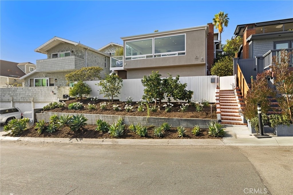 168 Fairview - Photo 1