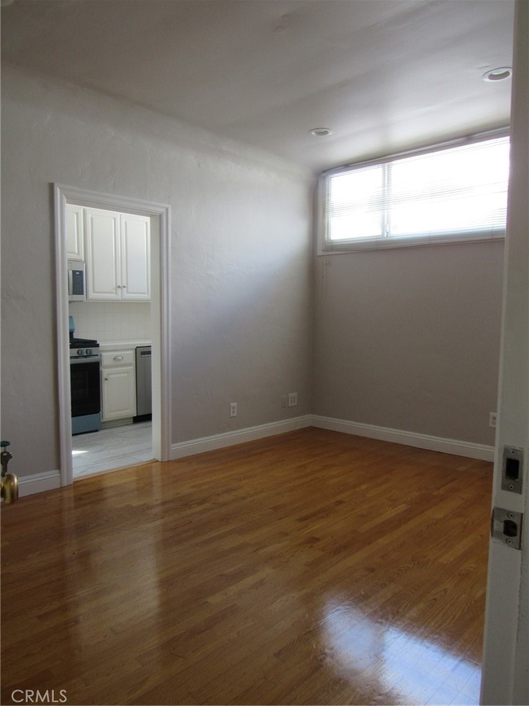 2267 Honolulu Avenue - Photo 4