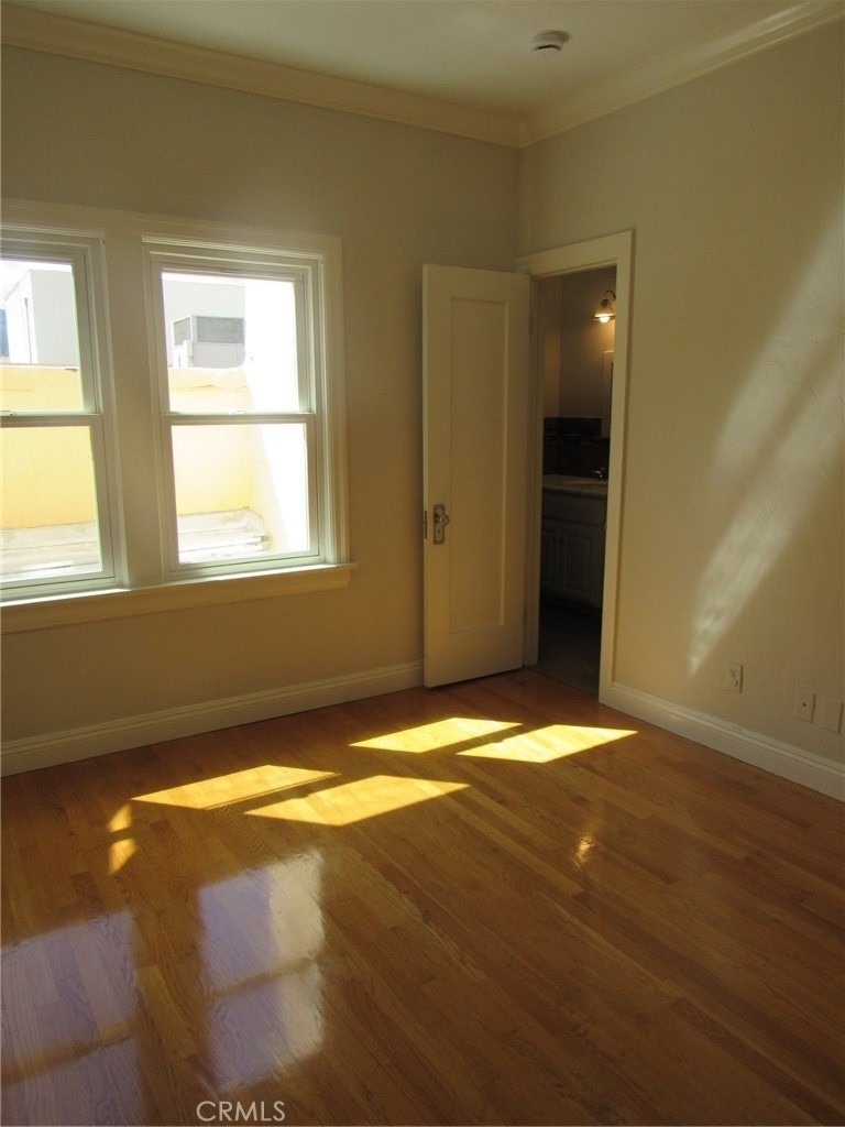 2267 Honolulu Avenue - Photo 13