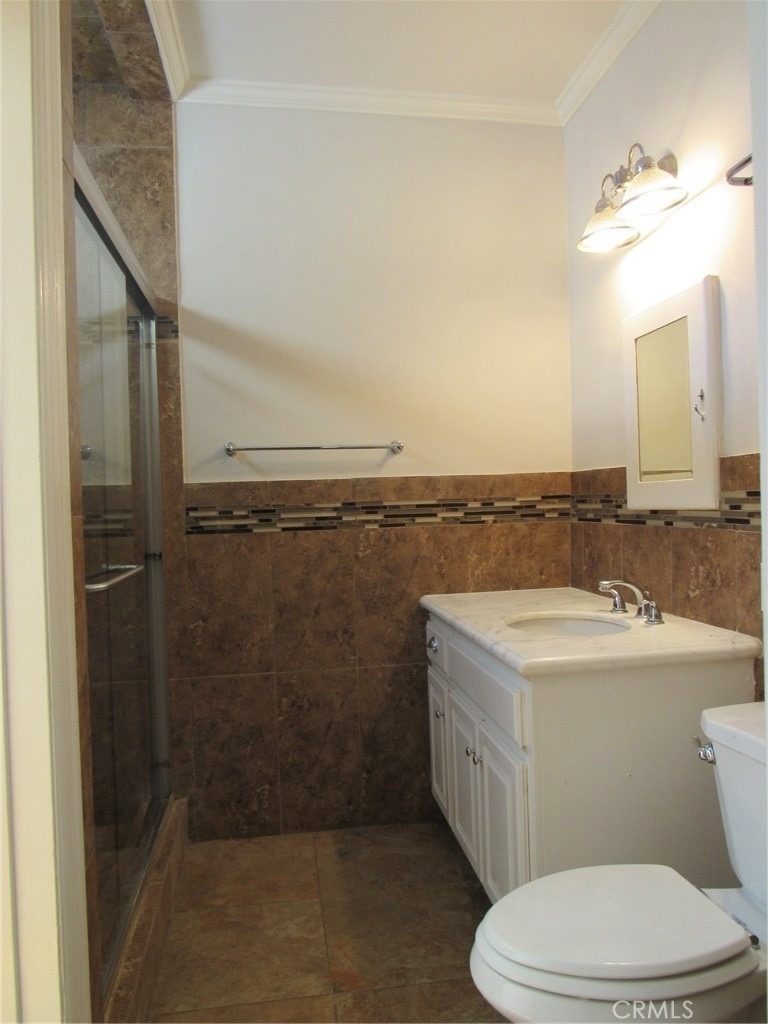 2267 Honolulu Avenue - Photo 11